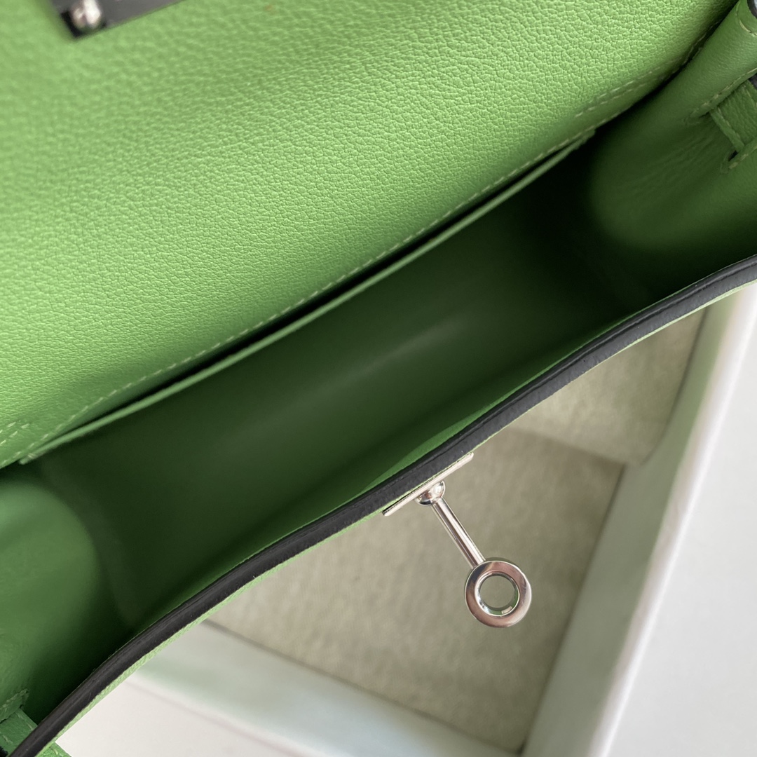 Hermes Kelly Danse Evercolor Bag In Green Kiwi Color